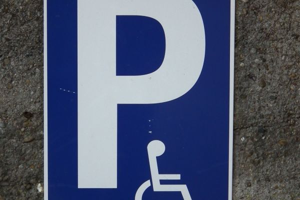 Schild Behindertenparkplatz 